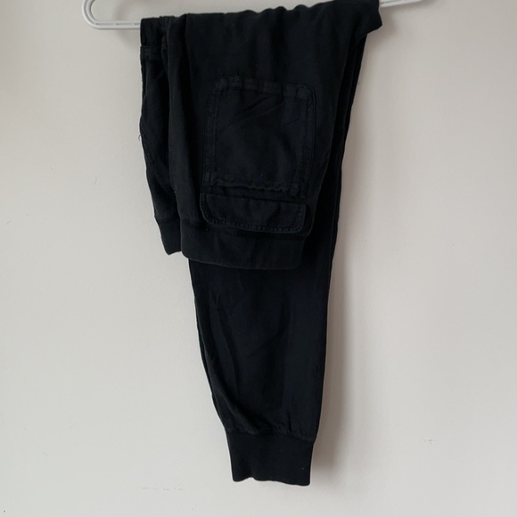 Aritzia cotton pants with pockets and cuffs - Picture 2 of 2